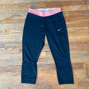 Womens Nike Dri-Fit Black Capri size Medium